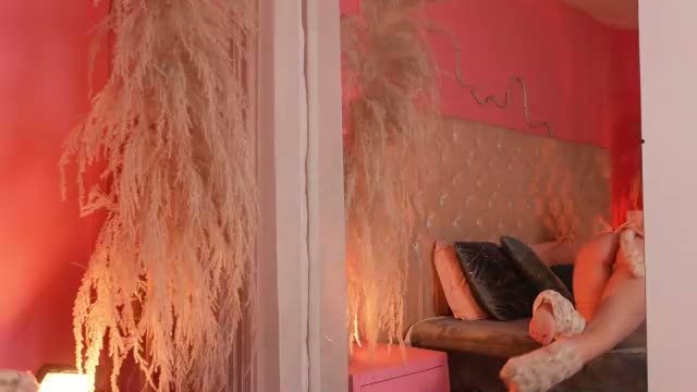 lilou_albrecht: Female streamed cam show on Chaturbate