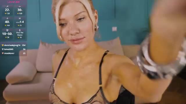 lindsi_luvviv Chaturbate webcam show · Female