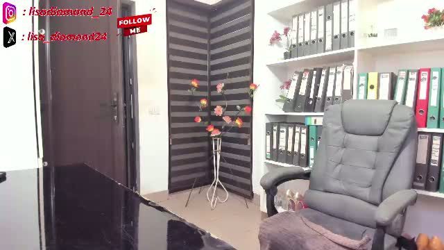 lisa2018 — webcam broadcast on Chaturbate