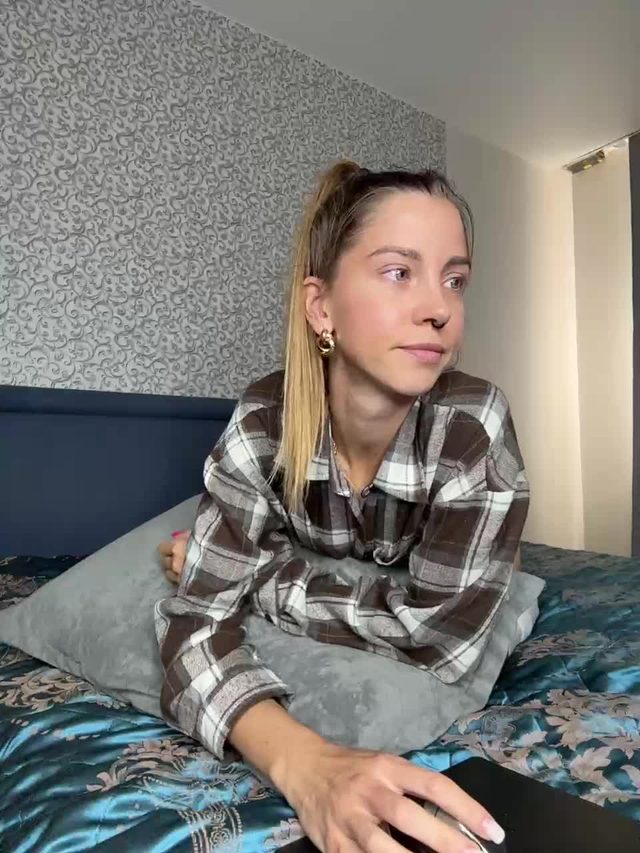 lisi4ka-basik — recorded webcam show, 2026-10-03 11:02 · Bongacams