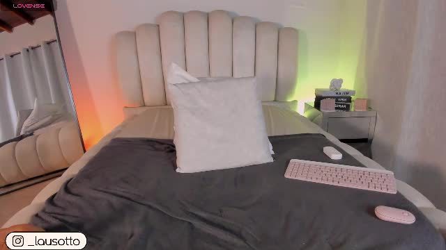 martina_may cam session (2026-07-30 22:50, 11 min)