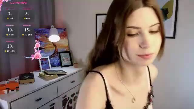 mary_lucas — Chaturbate live show (2026-07-04 02:19)