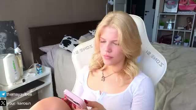 maya_blonde18 live webcam show (2026-09-07 08:56) — Chaturbate