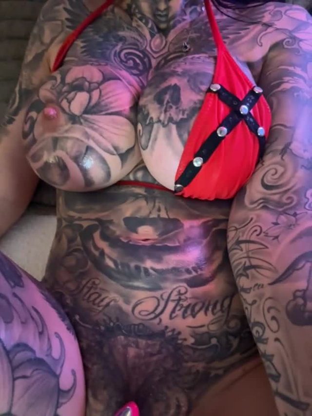 MeganWitch webcam recording — Female Stripchat