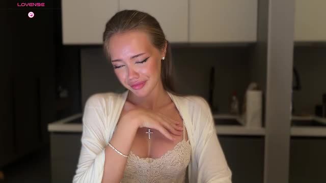 melanybunny xxx show recorded on 2026-08-25 21:58