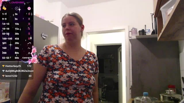 live show — Mia_lou05 on Stripchat, 2026-07-14 00:02