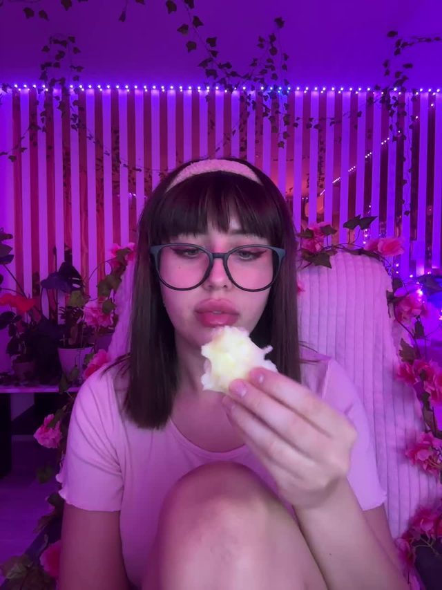 mialiahot (Bongacams) porn cam show 2026-06-29 07:07