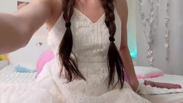 milly_heart webcam stream (37 min) · Female