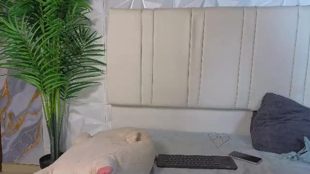 cam rip 2026-10-18 12:02 — mily_and_mateo Chaturbate