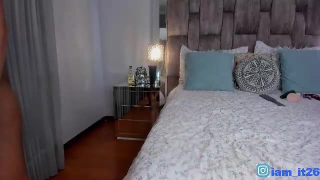mirandacollins_ Chaturbate | live show 2026-07-15 03:58