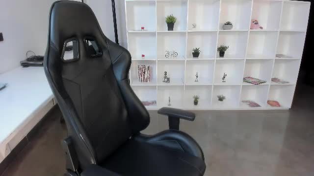 Chaturbate natural_bigboobs live cam session 2026-10-13 23:01
