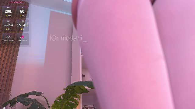 nicdani_1 cam show video (2026-08-04 06:12) — Chaturbate