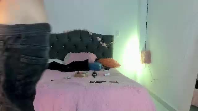 nicolefluffypussy — recorded webcam show archive · Chaturbate 2026-08-27 05:22