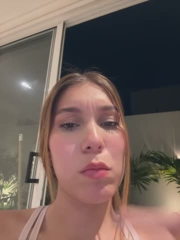 Nikii__ live cam video dated 2026-10-23 04:15