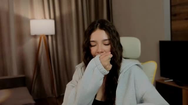 nutshellz — webcam clip recorded 2026-07-01 01:56