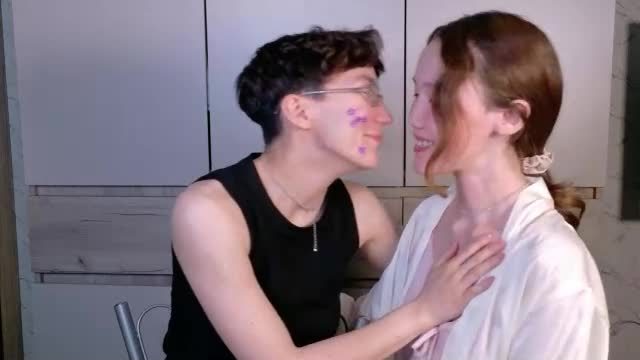 webcam broadcast — pinkylovers live on Chaturbate