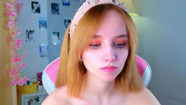 popjenny: Female cam broadcast on Chaturbate