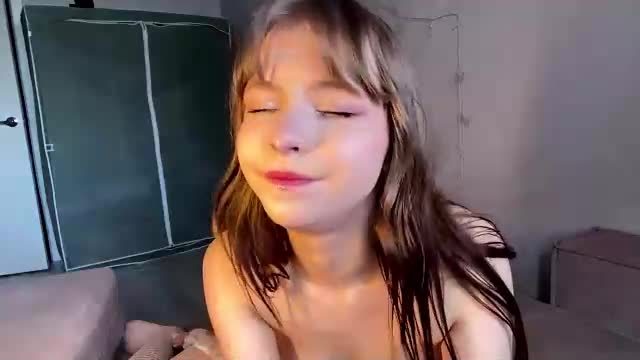 regenianghiem — 9 min porn show on Chaturbate