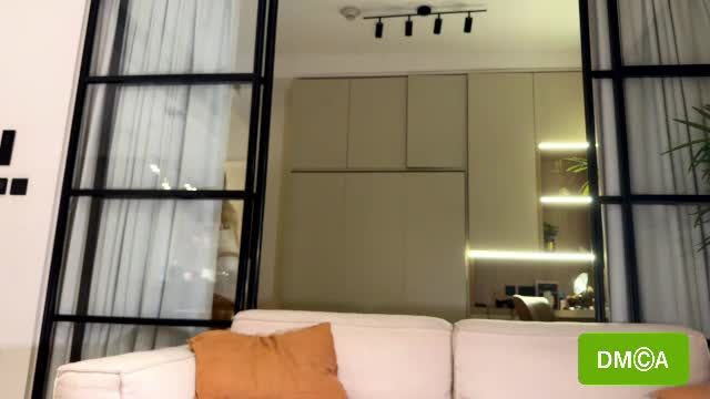 rodeo_drive: cam show (2026-08-22 19:16)