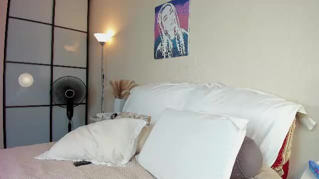 roxxana227 — cam show video, 2026-06-13 22:35 · Chaturbate