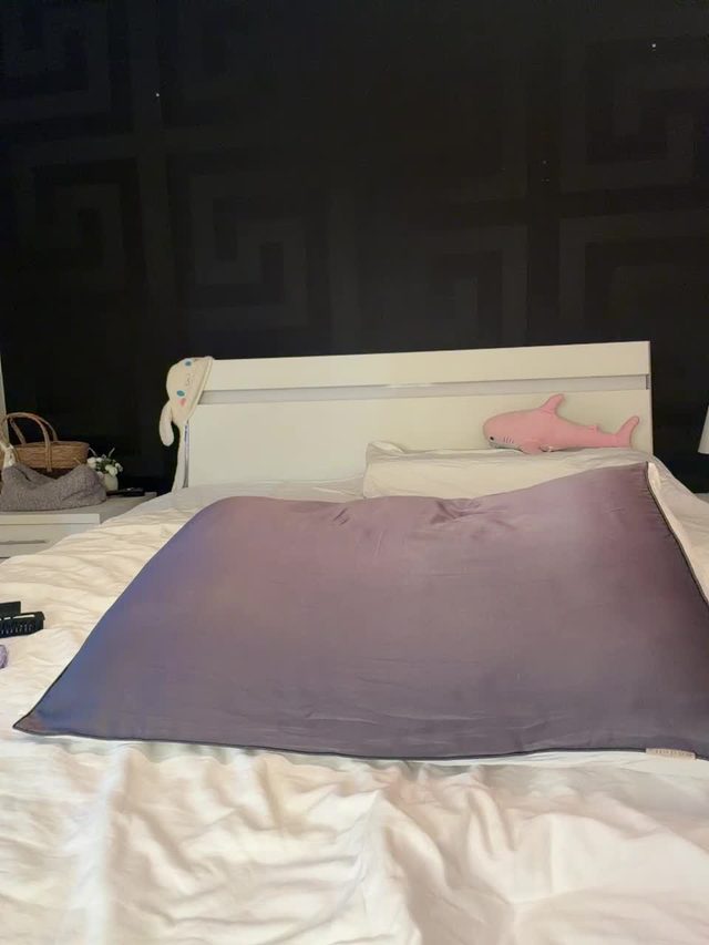 sara- — cam broadcast 2026-06-18 12:29 · Couple