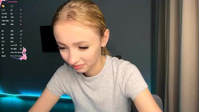 seasonhamiss: Female online cam show on Chaturbate