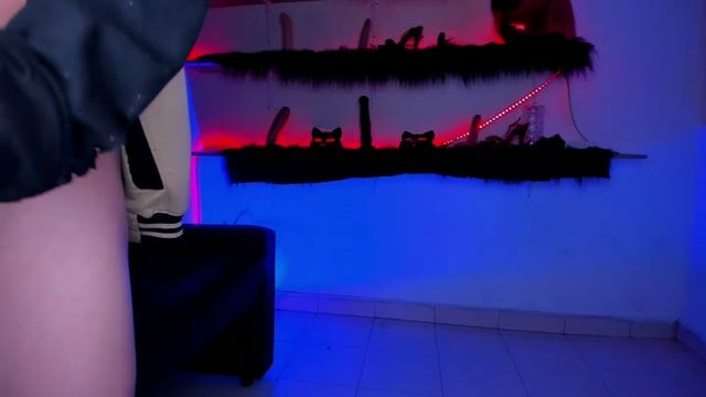 sexonfire111 webcam recording — 39 min long 2026-10-24 04:39