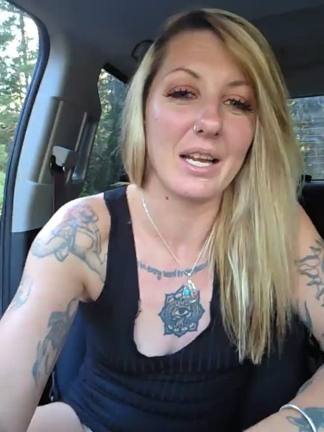 SheIsSomething live webcam show (2026-08-25 03:02, 24 min)