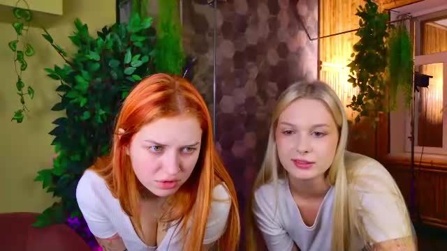 sienna_flores's webcam broadcast · Couple