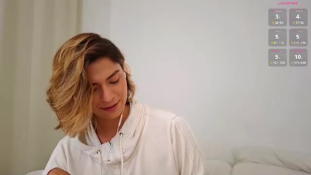 skyamber8v2's 22 min webcam show on Chaturbate