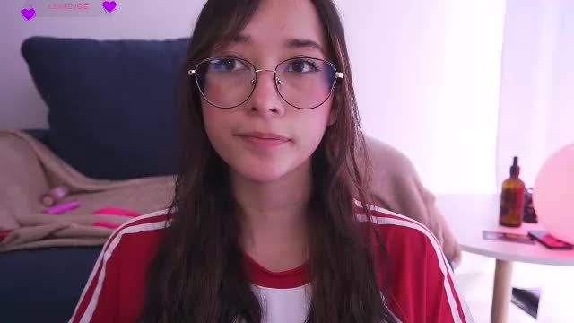 soy_iris webcam show recorded on 2026-07-25 19:22