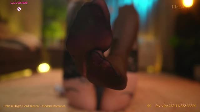 suk_ki's 10 min live cam session on Chaturbate