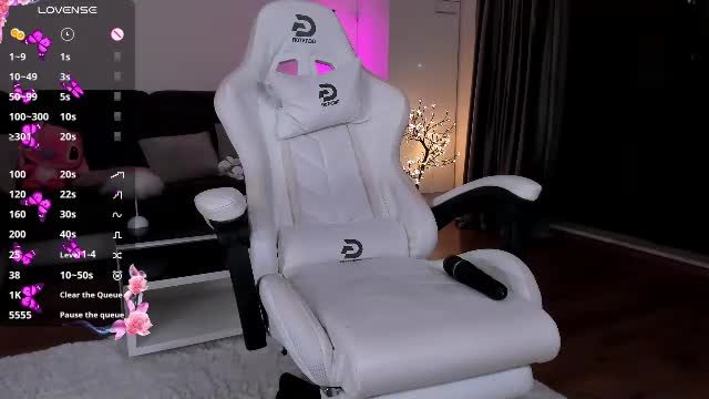 sweetameliaa Chaturbate live cam show archive · Female