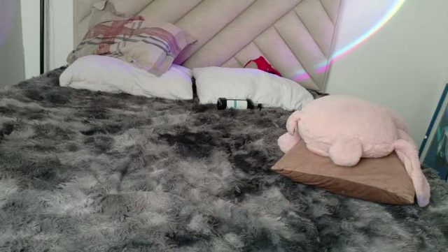sweetlove_243 live on Chaturbate — webcam session 2026-08-29 15:24