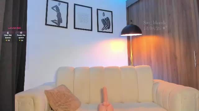 swt_blonde: webcam session (2026-08-14 03:50)