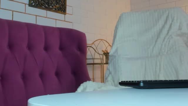 tinadavil — online cam show 2026-07-06 21:35 · 32 min