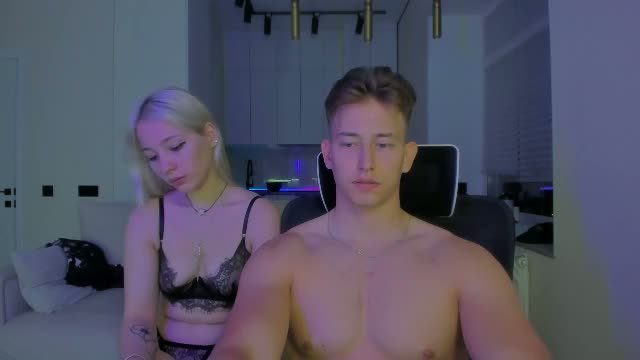 todojuntos live on Chaturbate — webcam clip 2026-08-12 21:01