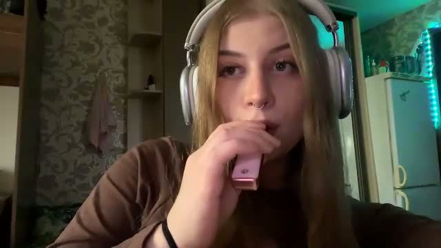 twilatompson on Chaturbate: live cam session from 2026-10-07 08:44