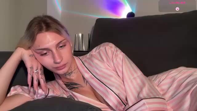 twl8vibe — 8 min online cam show · Trans