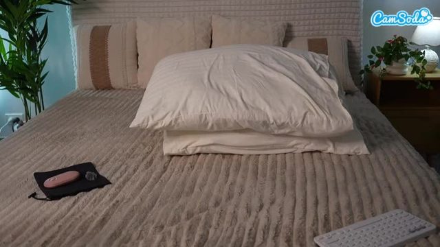 urblonde's cam clip · Female