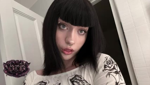 cam session — vailyreb on Chaturbate, 2026-05-29 15:40