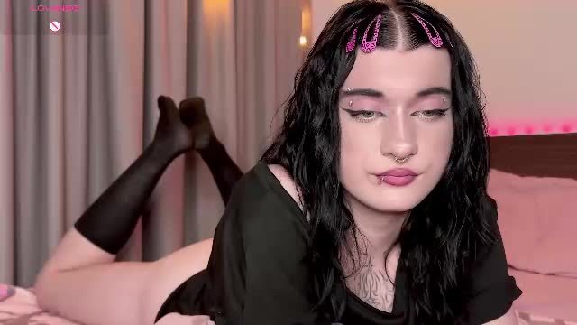 vailyreb webcam show from Chaturbate on 2026-09-06 17:42