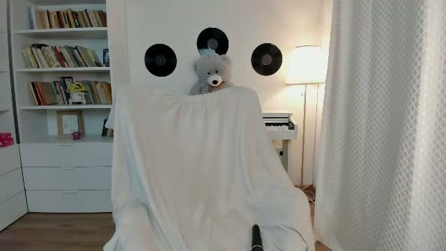 valerievoss: live show — Chaturbate