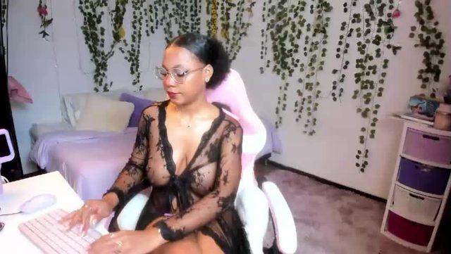 violeta_miler_ — 38 min webcam show · Female