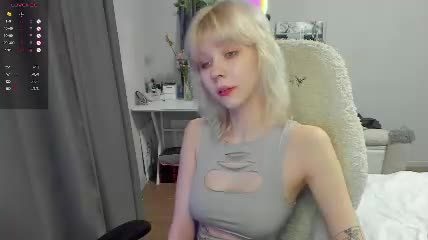 online cam show from vivy_ on Chaturbate 2026-06-18 23:22