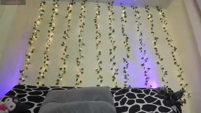 xemilycb cam broadcast (2026-06-23 04:34)