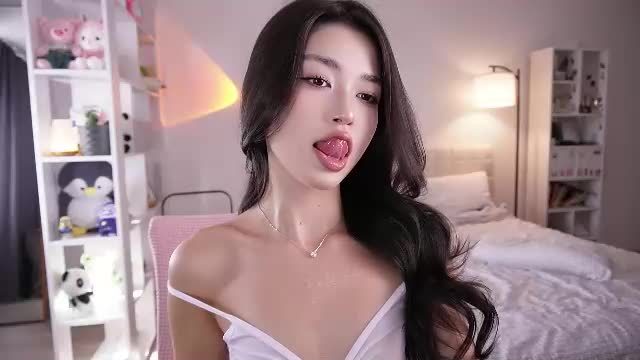 5 min cam show video — yourlittlesunrise_ on Chaturbate